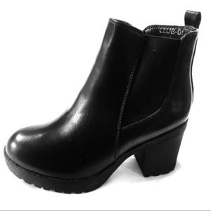 NWOT Black Size-Zip Ankle Boots